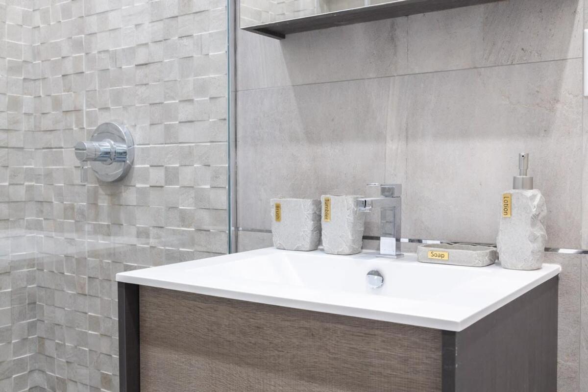 317-4a New Modern 1br W&d Walk To Park Apartment